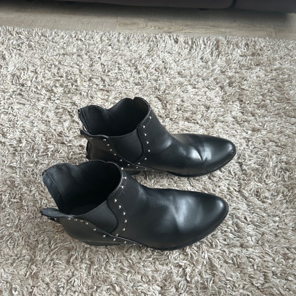 Women Studded Boots - Picture 3 of 9